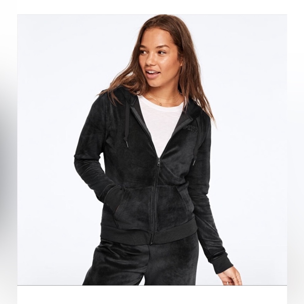 NWOT. Victoria’s Secret PINK  Black Velour tracksuit. Size medium. 🖤